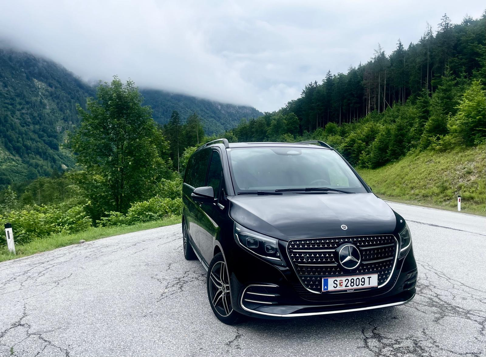 Salzburg Private Sightseeing Chauffeur Package – 3-Hour Luxury Tour in a Mercedes V-Class