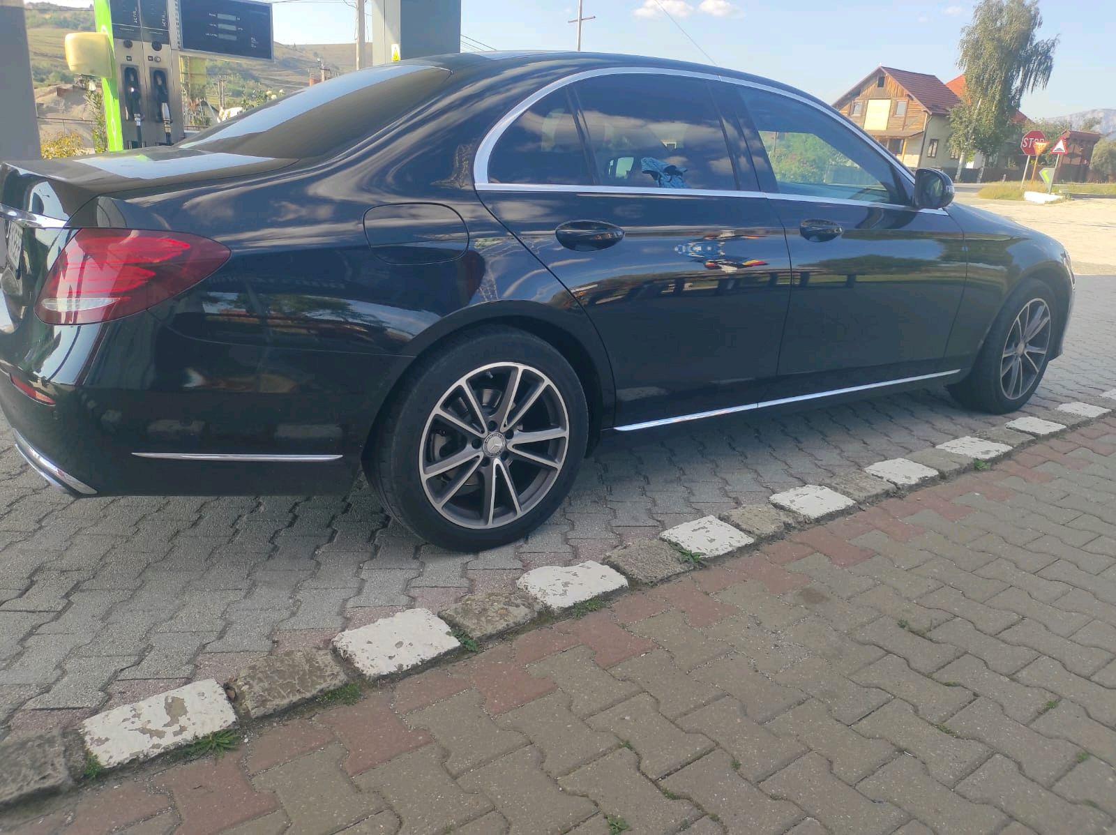 Mercedes-Benz E 2018 - Photo 2