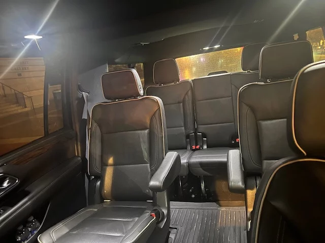 Chevrolet  Suburban 2022 - Photo 3