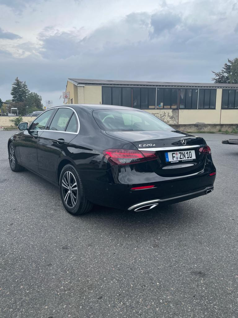 Mercedes-Benz E220d 2021 - Photo 2