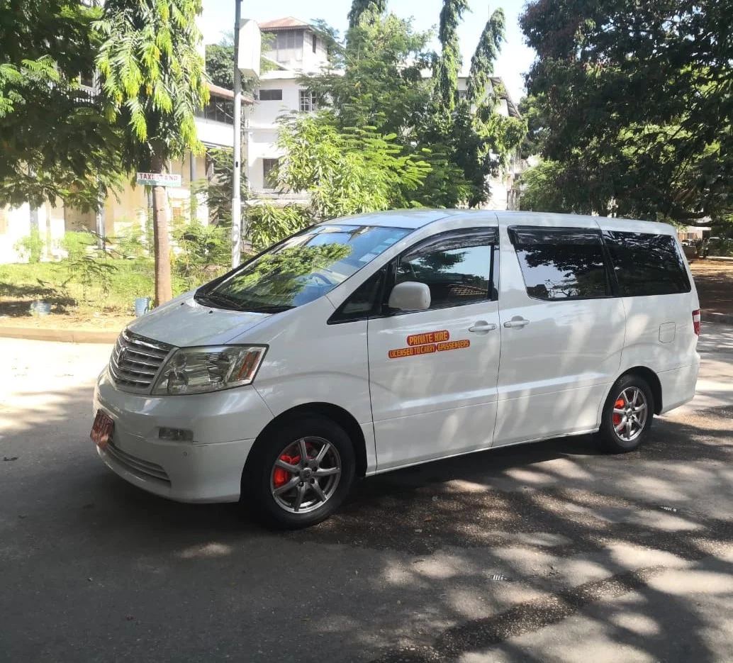 Toyota Alphard 2011 - Photo 2