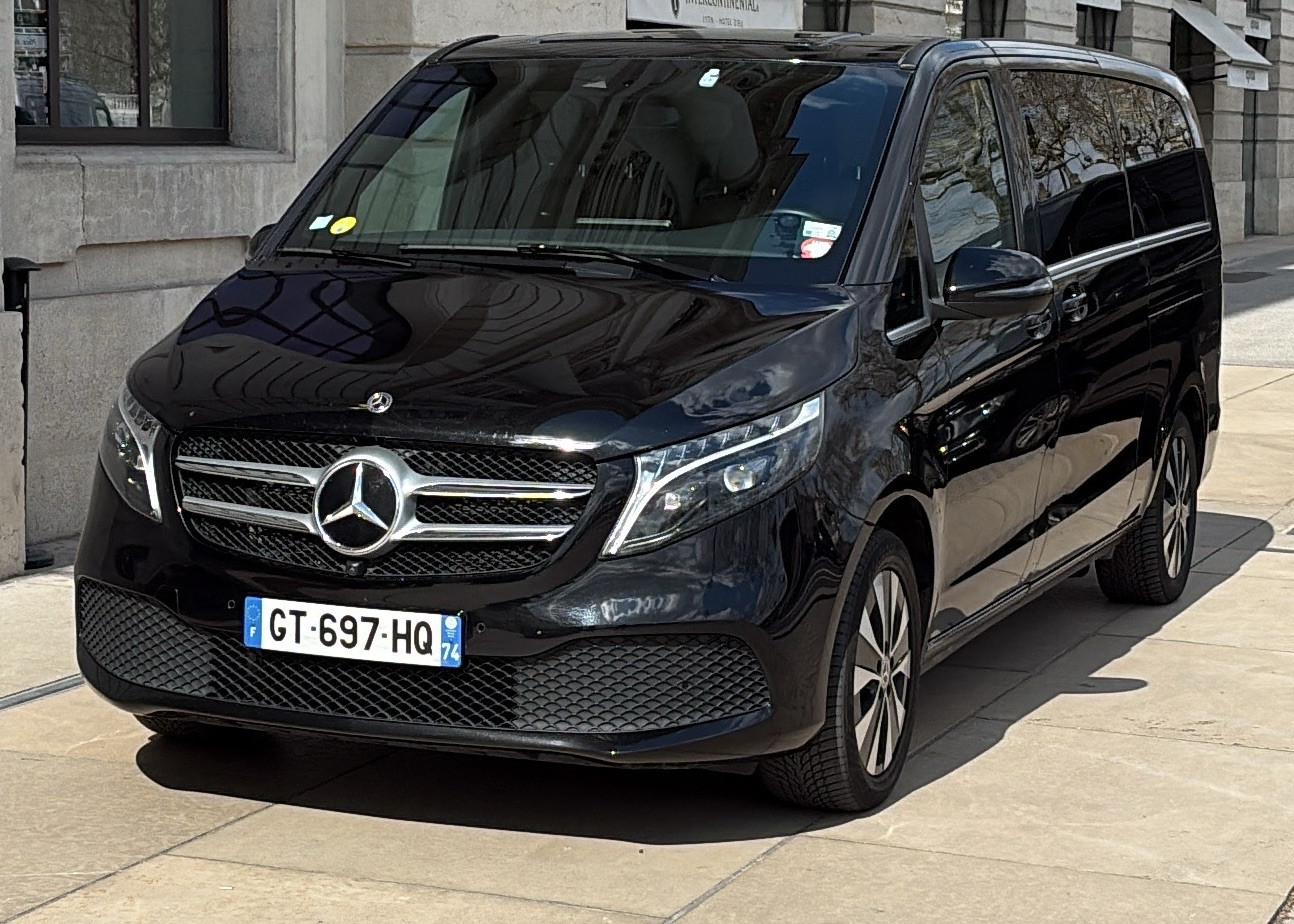 Mercedes-Benz la 2023