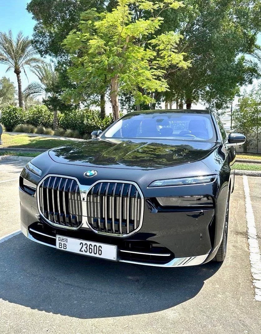BMW 7 Series - 735 2025