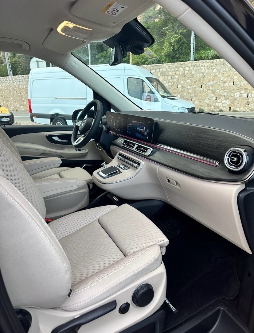 Mercedes-AMG V Class 2025 - Photo 3