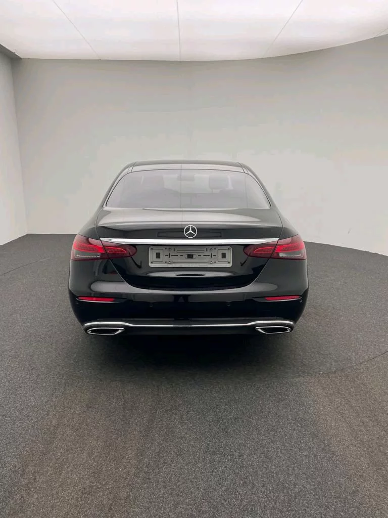 Mercedes-Benz E Class 2022 - Photo 4
