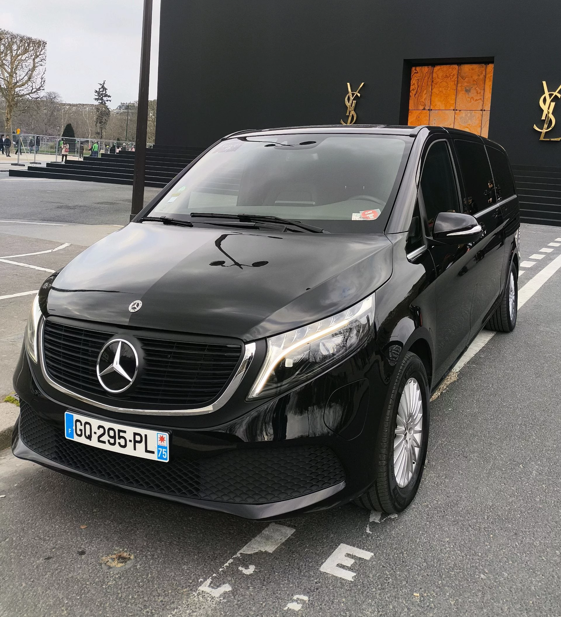 Mercedes-Benz EQV 2023 - Photo 2