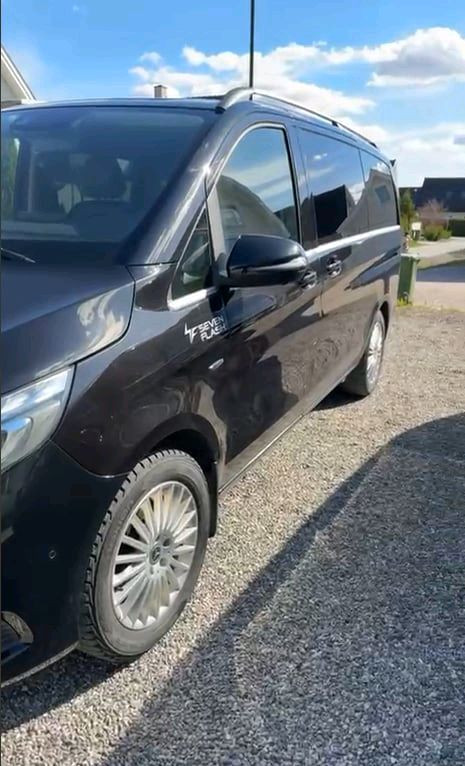 Mercedes-Benz V Class 2022 - Photo 2