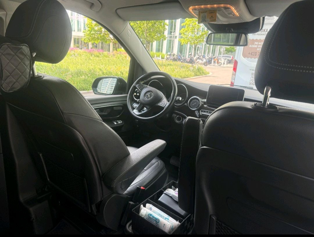 Mercedes-Benz V-class 2023 - Photo 4