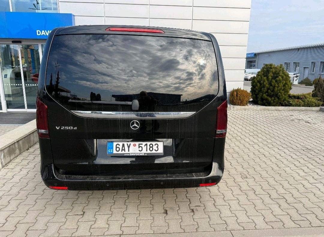 Mercedes-Benz V-class 2023 - Photo 3