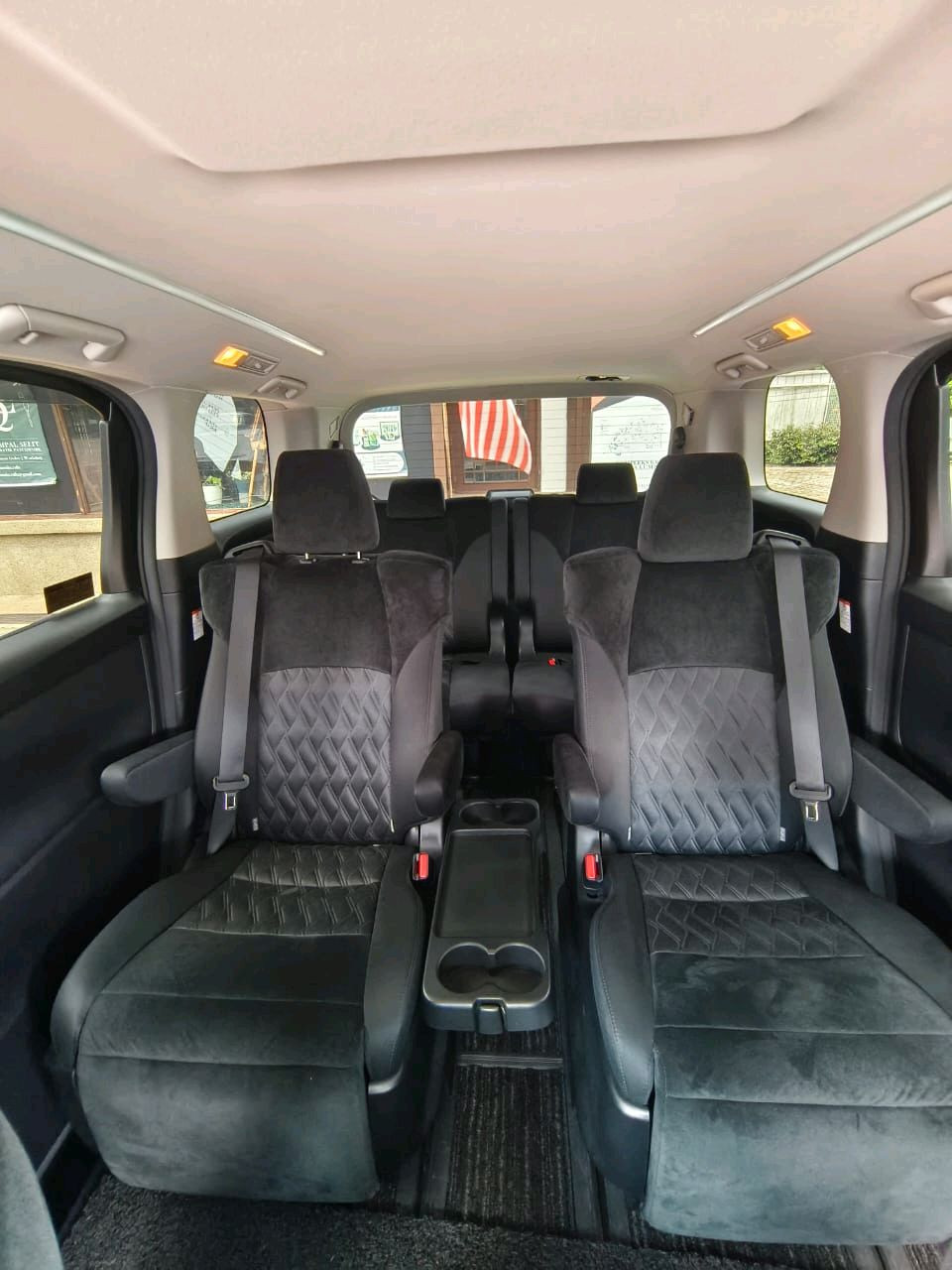 Toyota Alphard 2023 - Photo 5