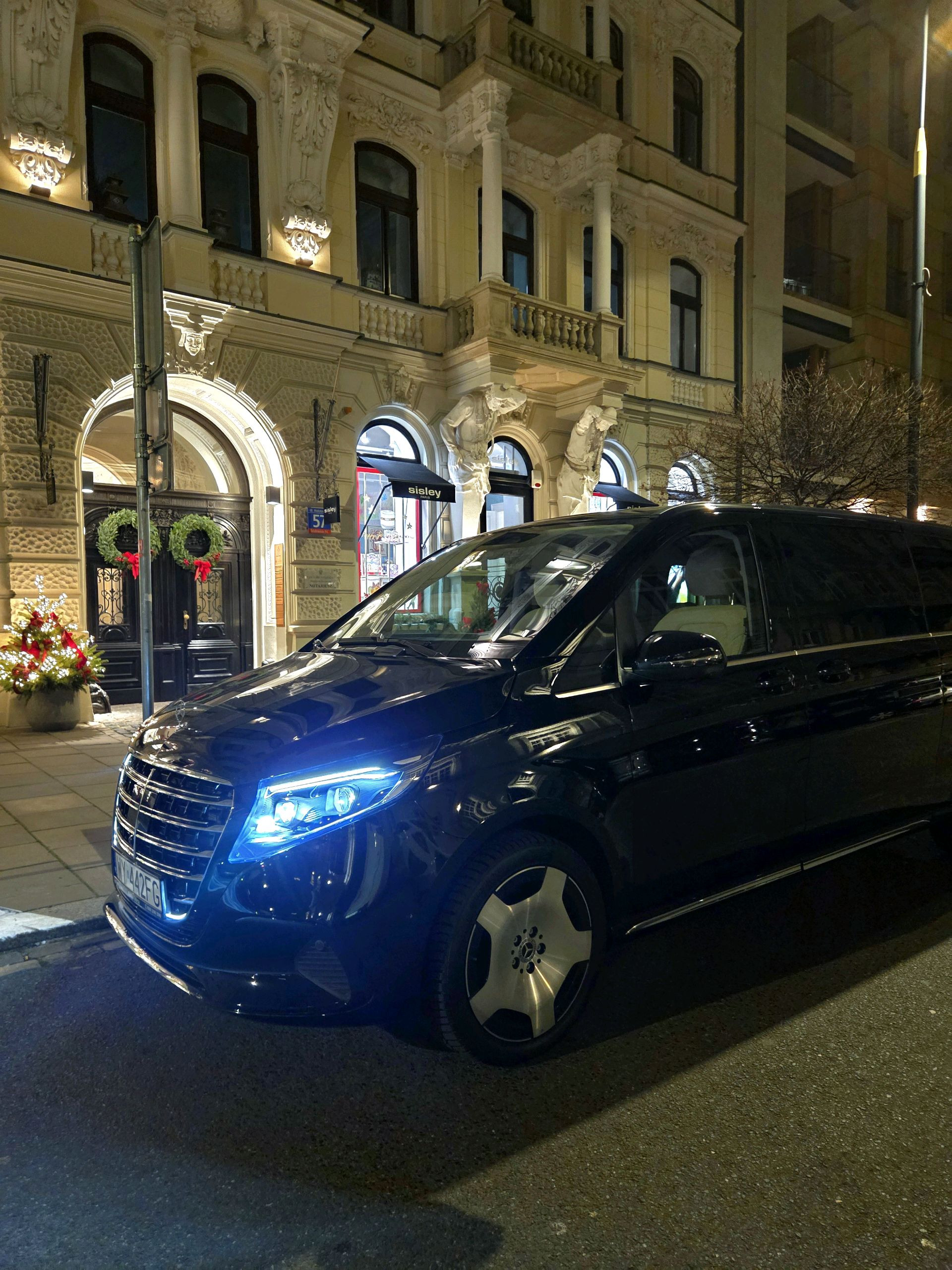 Mercedes-Benz V Class 2025 - Photo 3