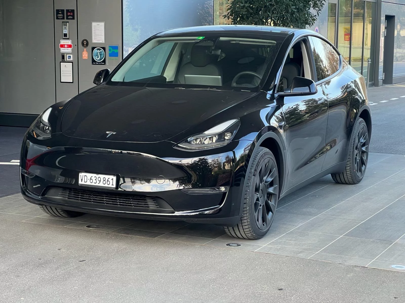 Tesla Tesla Model Y 2024