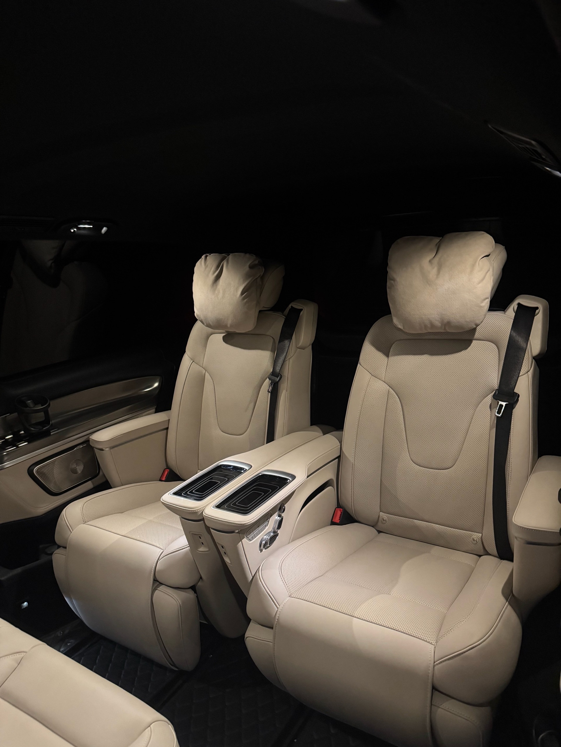 Mercedes-Benz V Class - V250d 2024 - Photo 3