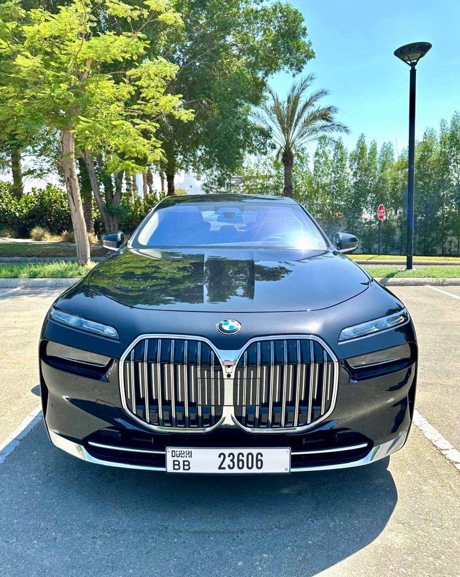 BMW 73 2025 - Photo 2