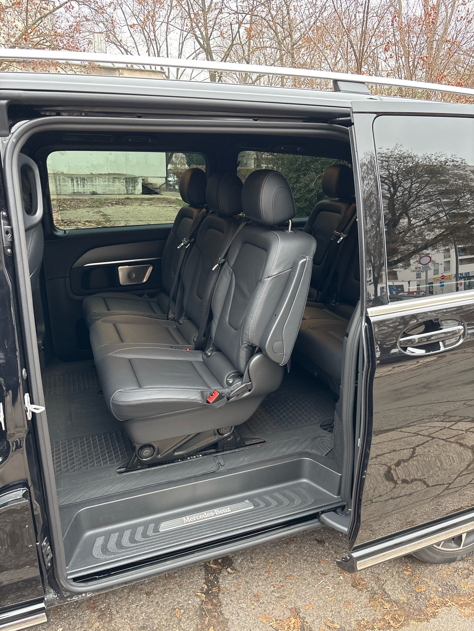 Mercedes-Benz V Class 2025 - Photo 5