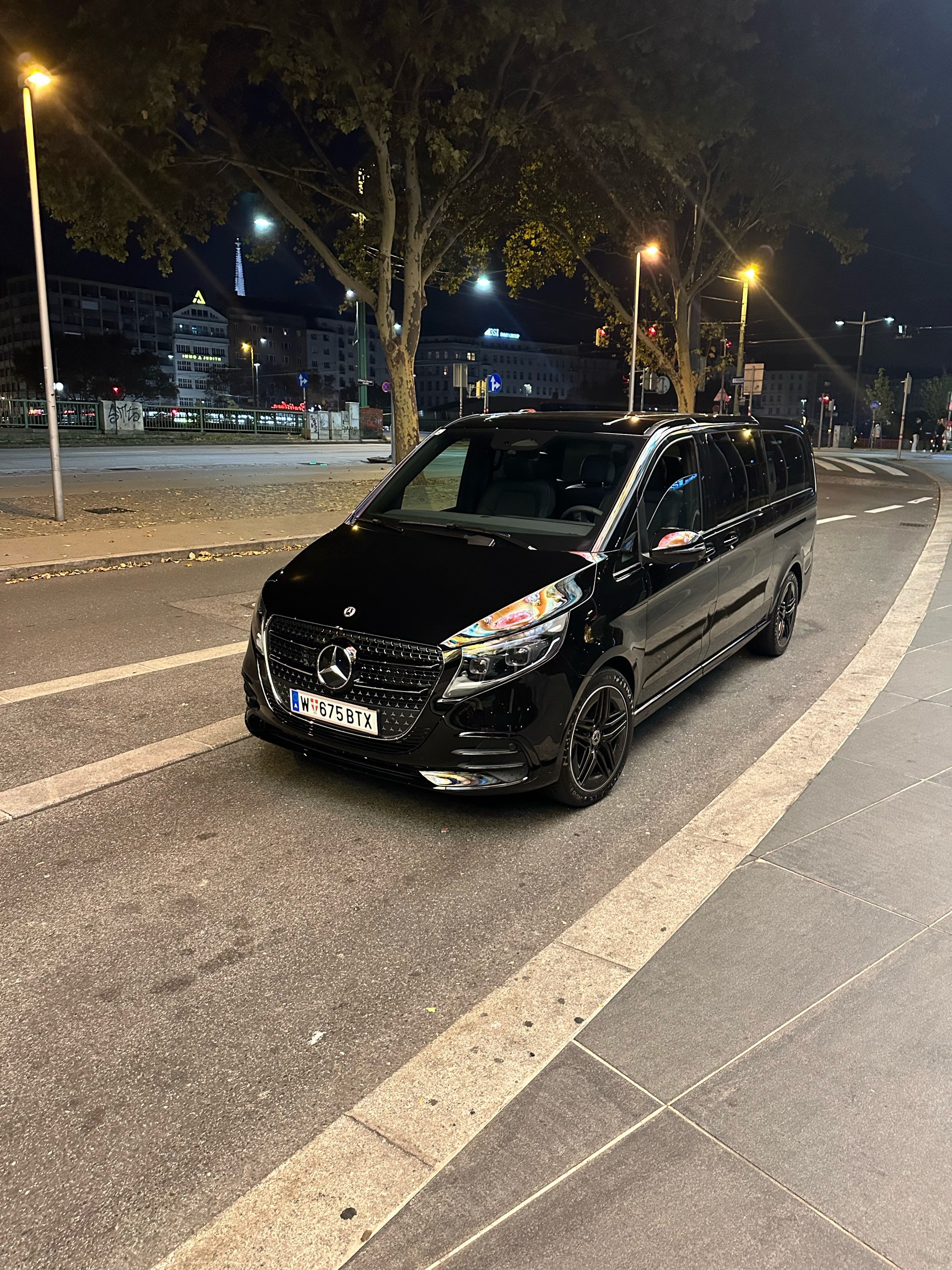 Vienna to Prague and Back (Mercedes‑Benz V‑Class V300 A 2024)