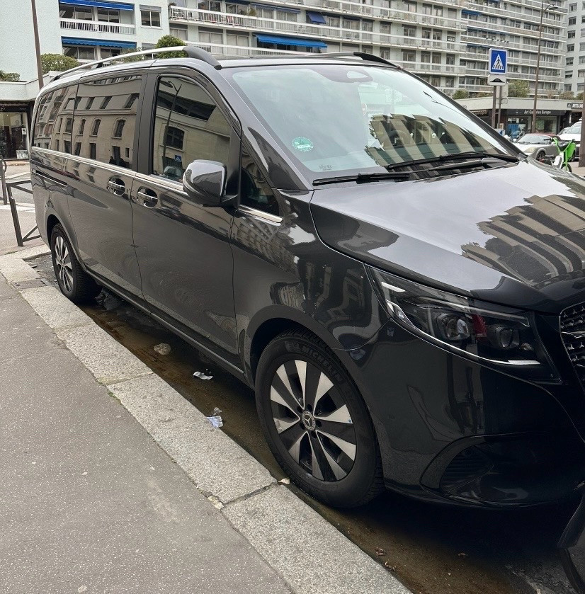 Mercedes-AMG V Class 2025 - Photo 2