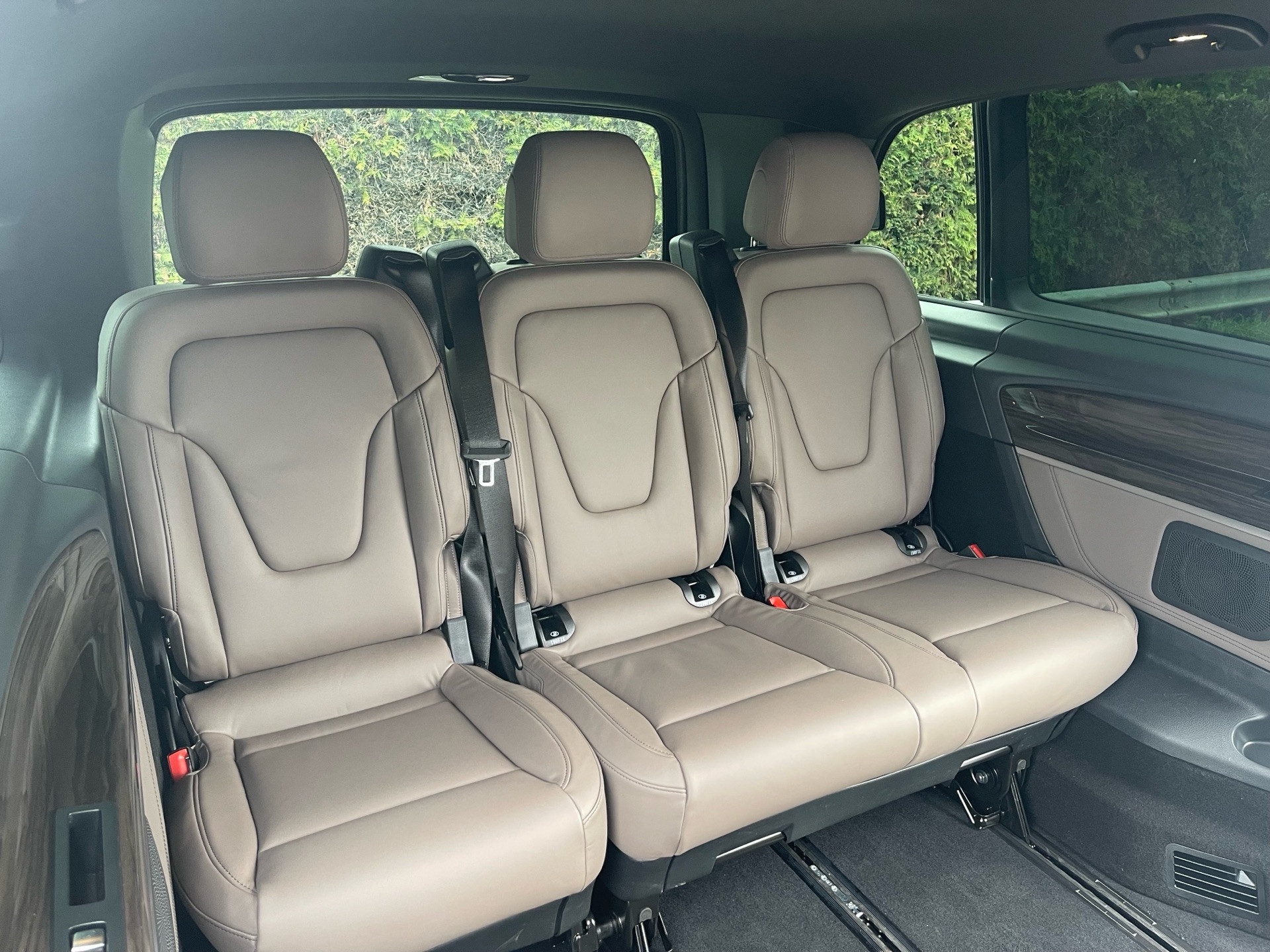 Mercedes-Benz V Class 2024 - Photo 4