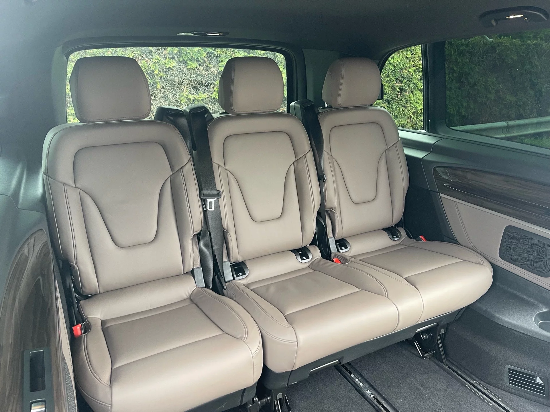 Mercedes-Benz V Class 2024 - Photo 4