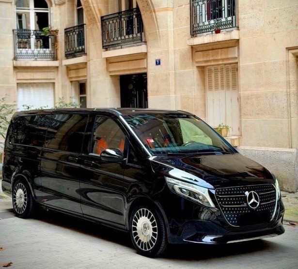 Mercedes-Benz v 2024