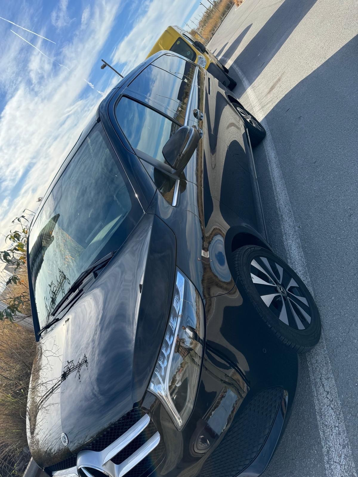 Mercedes-Benz V Class 2024 - Photo 2