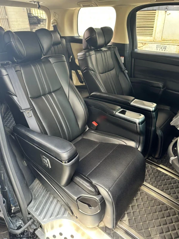 Toyota Alphard 2024 - Photo 2