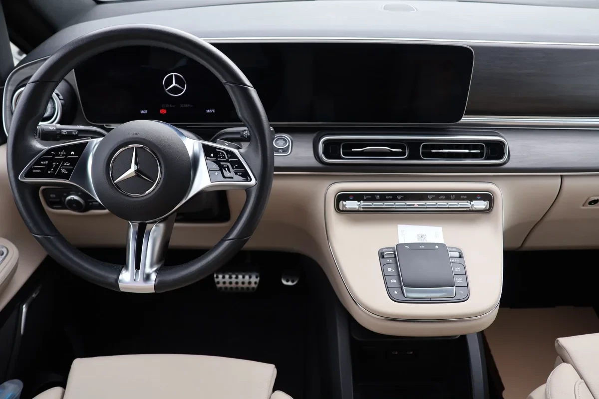 Mercedes-Benz Class V 2024 - Photo 3