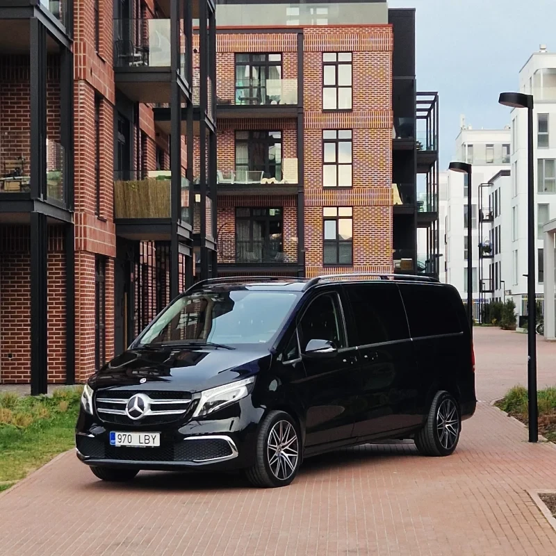 Mercedes-Benz Class V 2024 - Photo 2