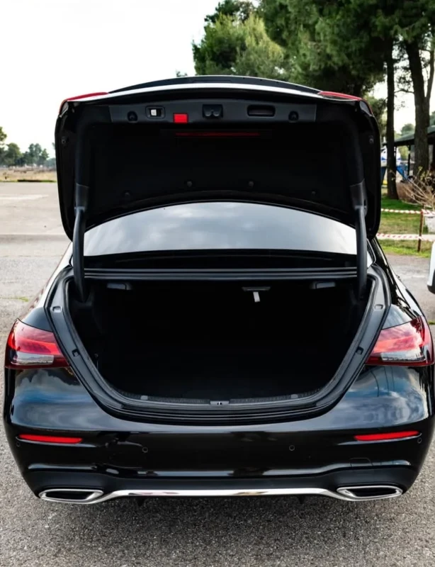 Mercedes-Benz E Class 2023 - Photo 4