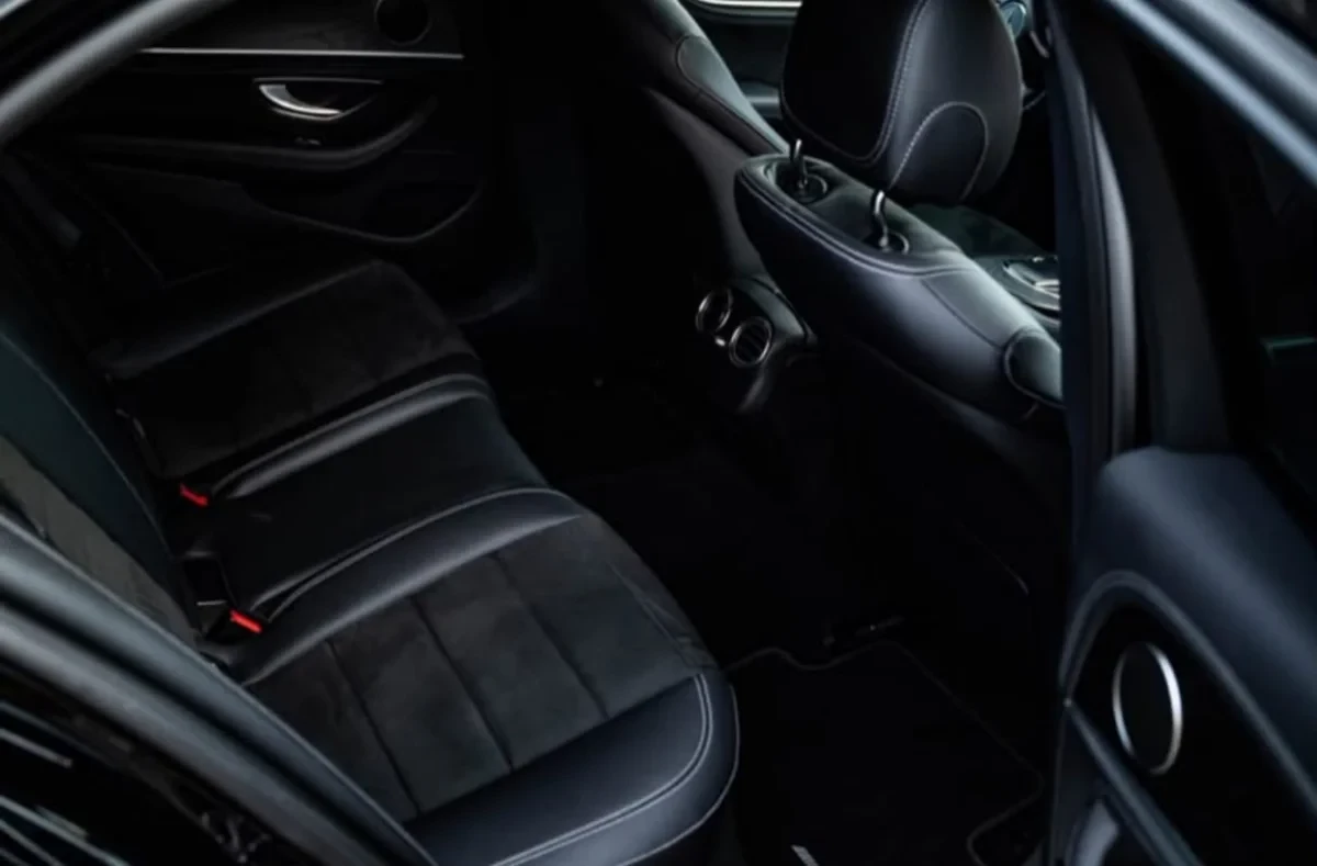 Mercedes-Benz E Class 2023 - Photo 3