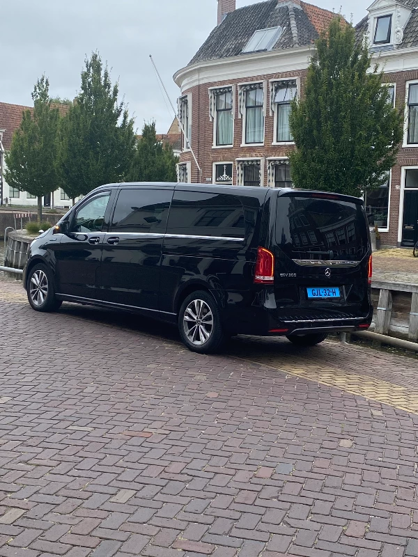 Mercedes-Benz EQV 300 2021 - Photo 3
