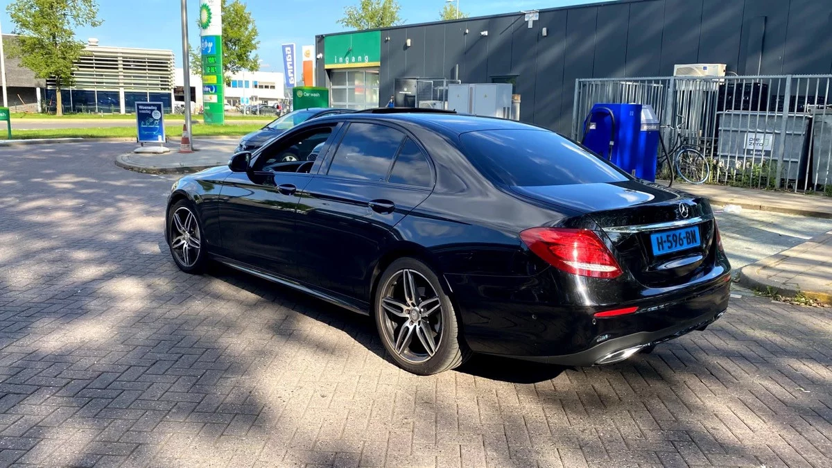 Mercedes-Benz E Class 2022 - Photo 3