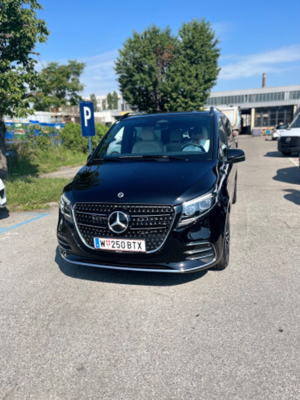Mercedes-Benz Vklass 2024 - Photo 3