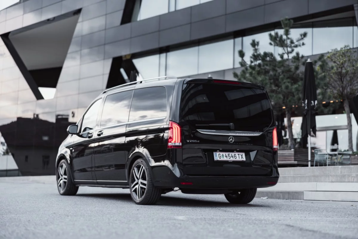Mercedes-Benz V Class 2018 - Photo 3