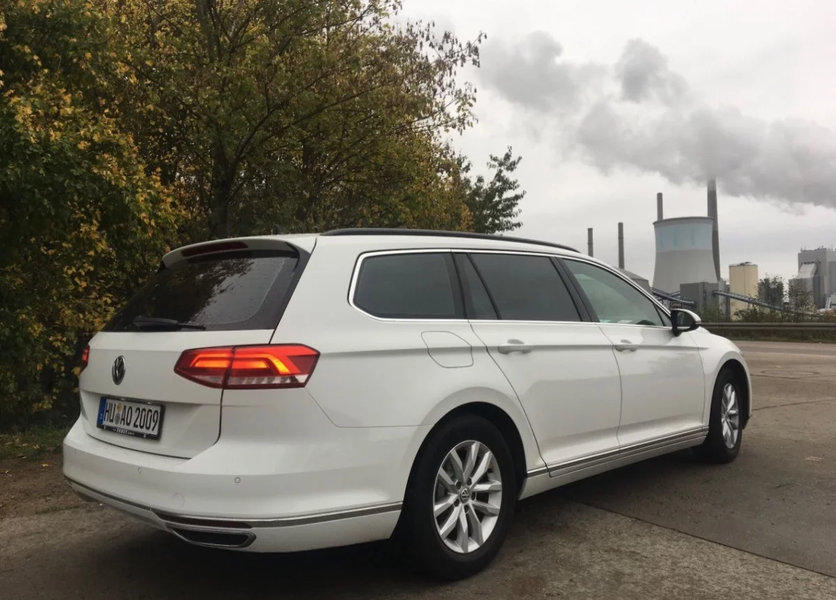 Volkswagen PASSAT 2017 - Photo 2