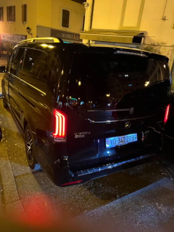 Mercedes-Benz V Class Luxury XL 2024 - Photo 3