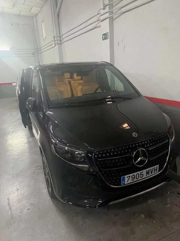 Mercedes-Benz V Class 2024 - Photo 3