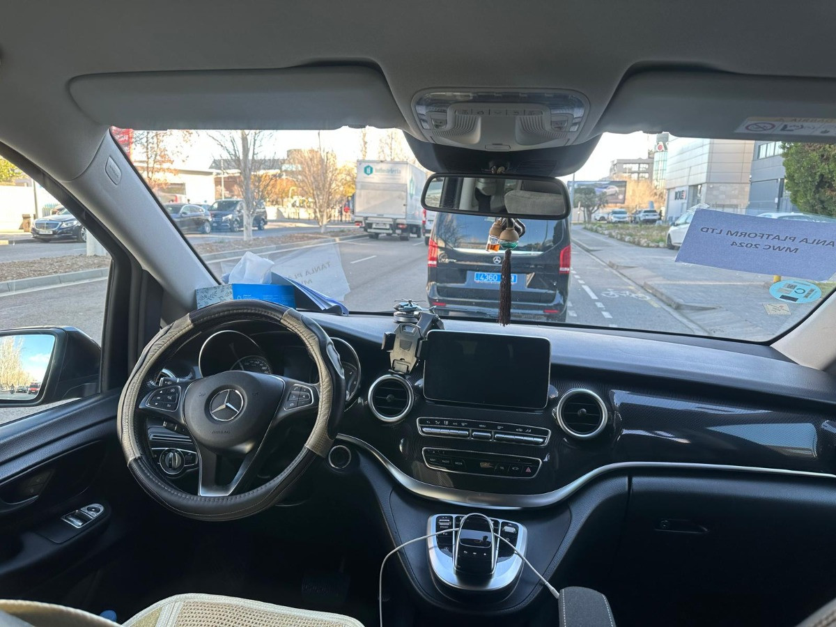 Mercedes-Benz V Class 2019 - Photo 2