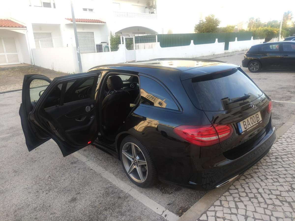 Mercedes-Benz C Class 2022 - Photo 2