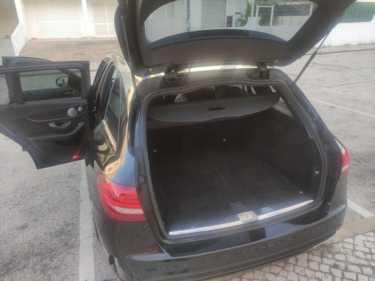 Mercedes-Benz C Class 2022 - Photo 3