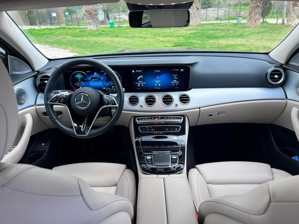 Mercedes-Benz E Class 2023 - Photo 3