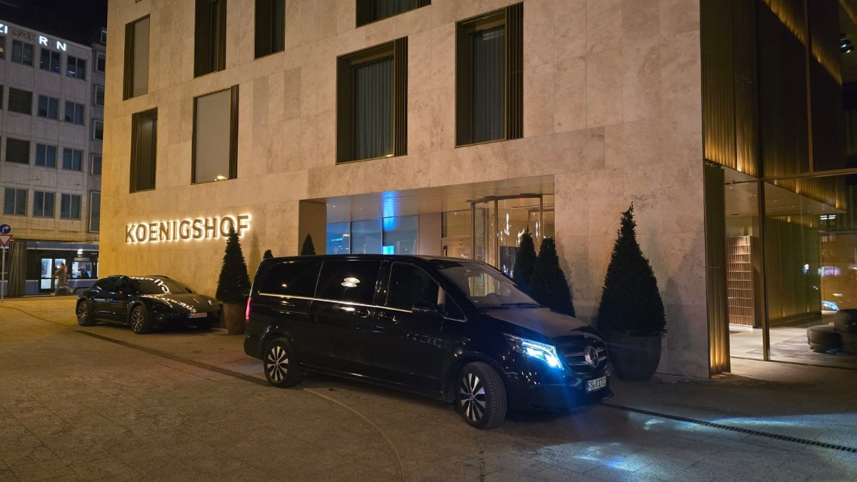 Mercedes-Benz Classe V 2023 - Photo 3
