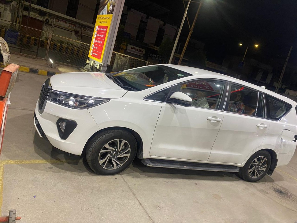 Toyota Innova 2023