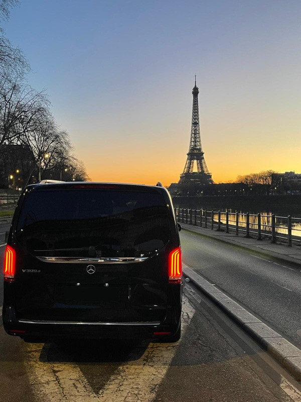 Mercedes-Benz Class V 2023 - Photo 4