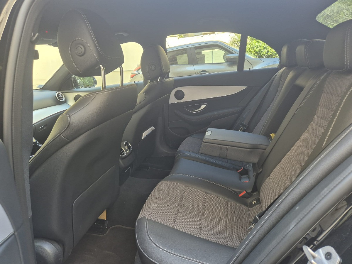 Mercedes-Benz E Class 2023 - Photo 4