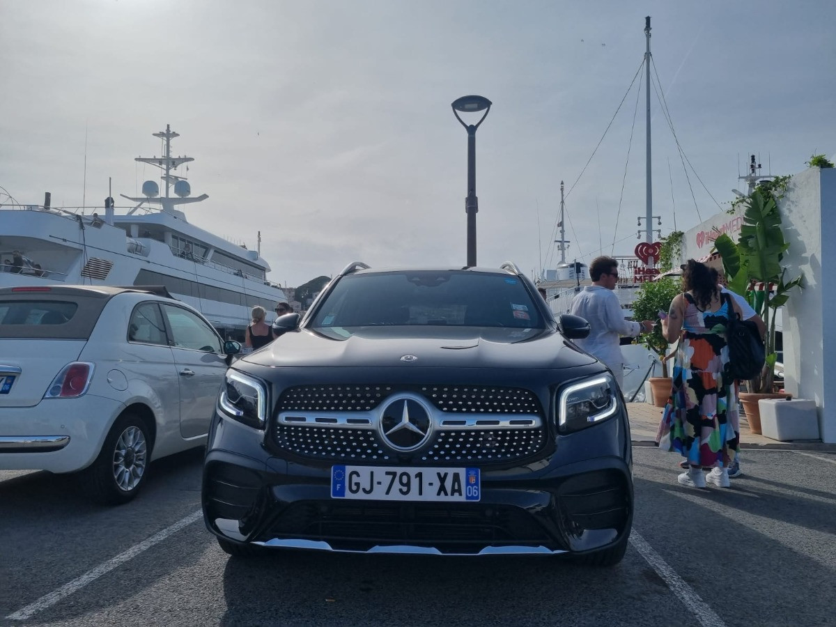 Mercedes-Benz GLB 200D 2022