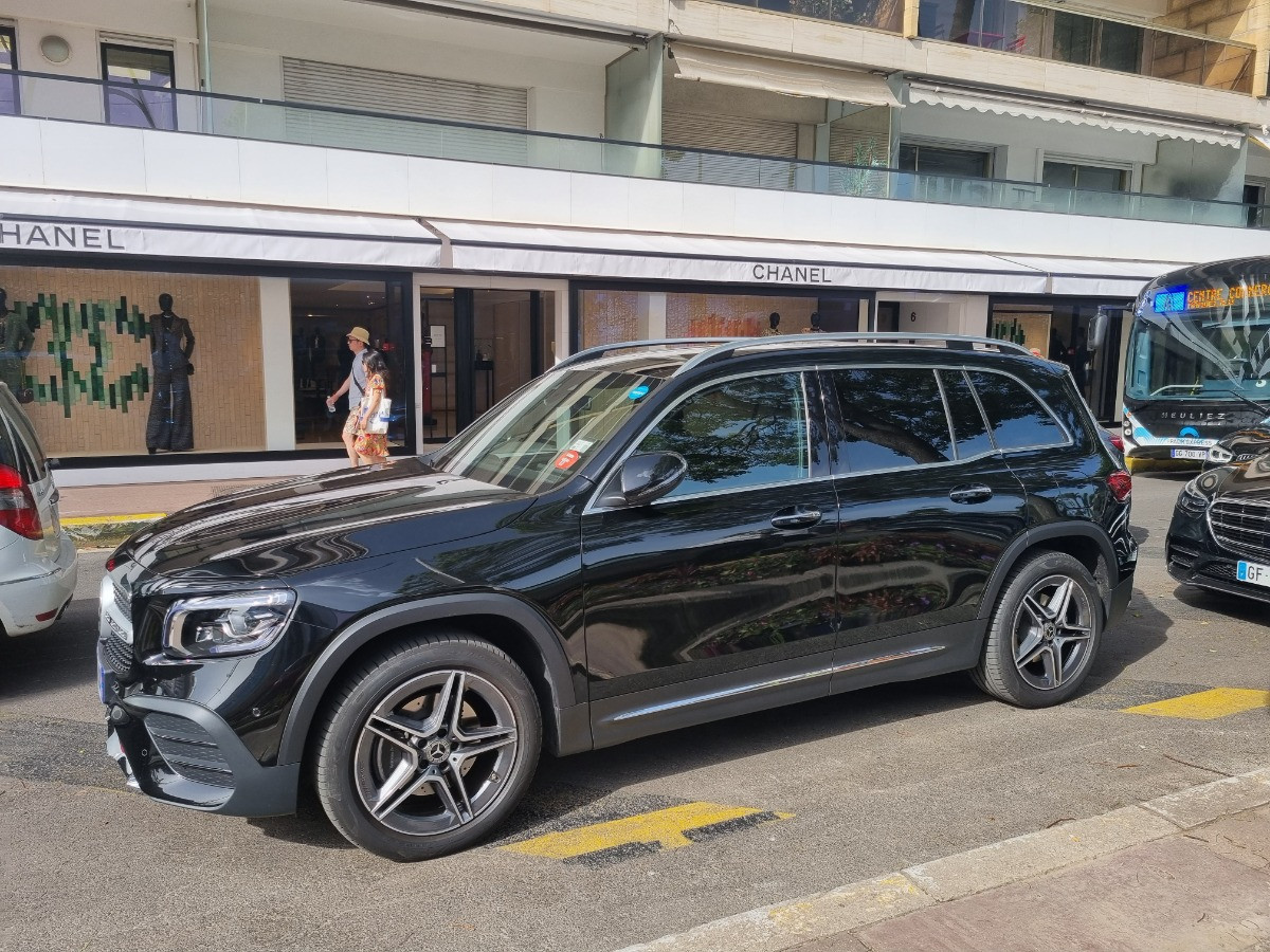 Mercedes-Benz GLB 200D 2022 - Photo 3