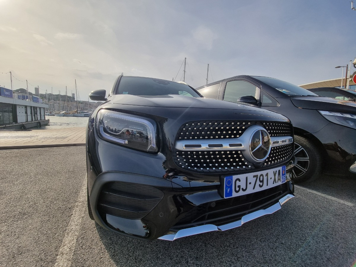 Mercedes-Benz GLB 200D 2022 - Photo 2