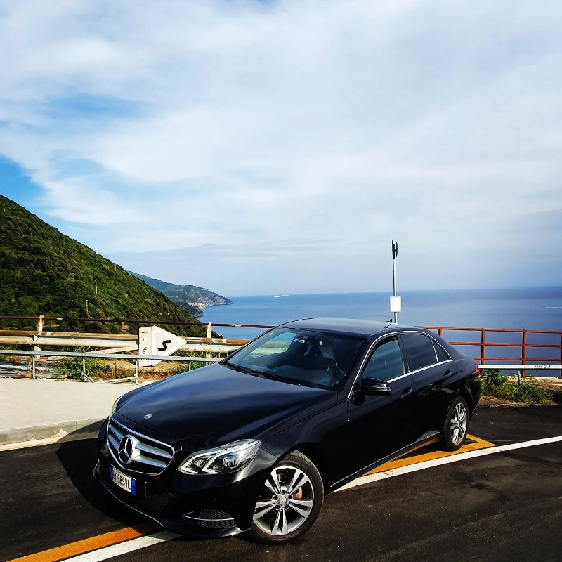 Mercedes-AMG Class E 2023 - Photo 2