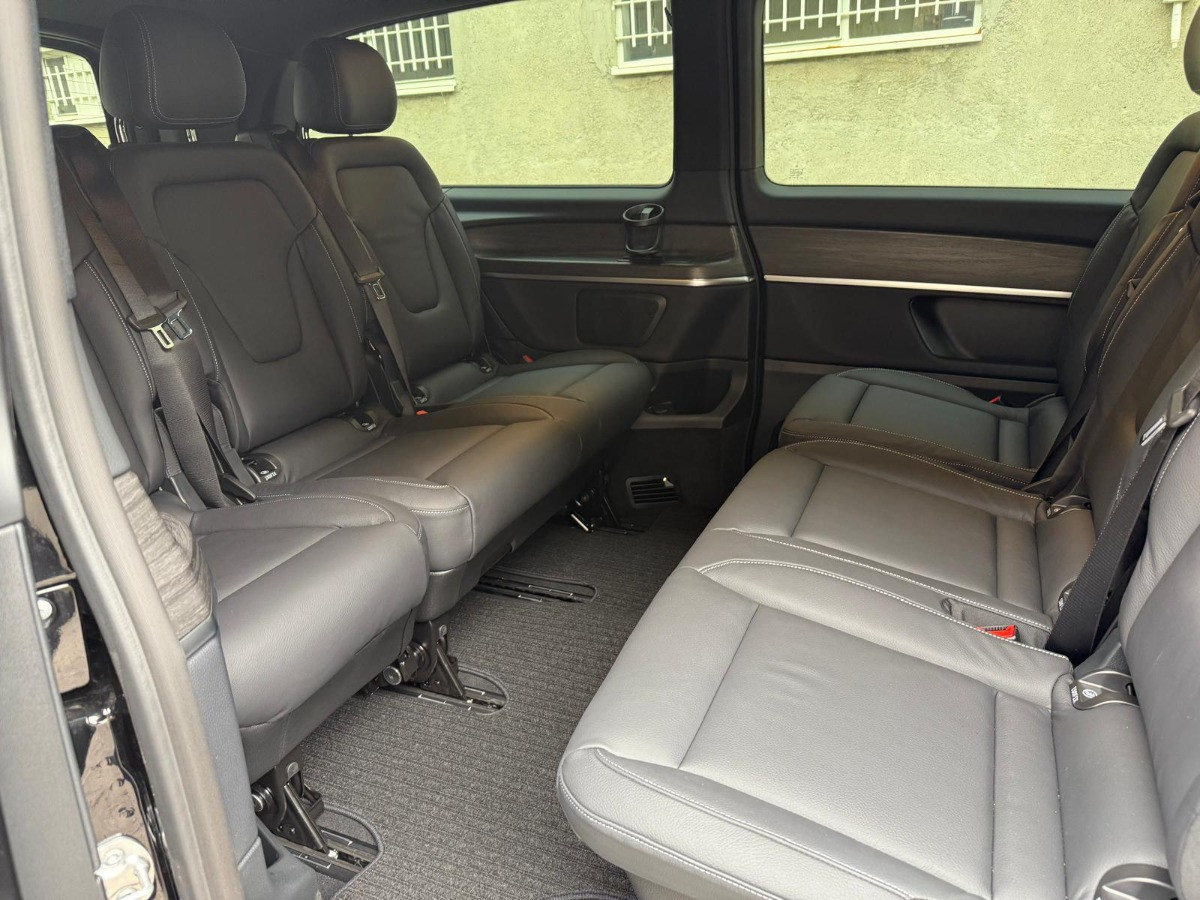 Mercedes-Benz V Class 2025 - Photo 2